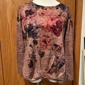 Westport ladies long sleeve floral Tee size M